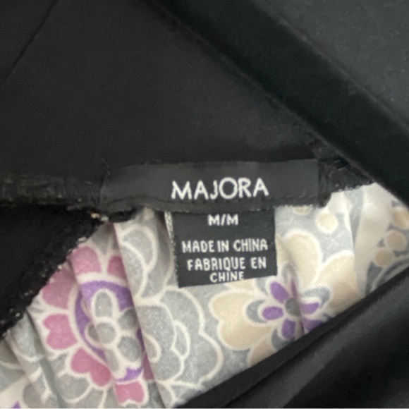 Majora V Neck Top with Cap Sleeves Purple Paisley Sz Medium - Picture 5 of 9